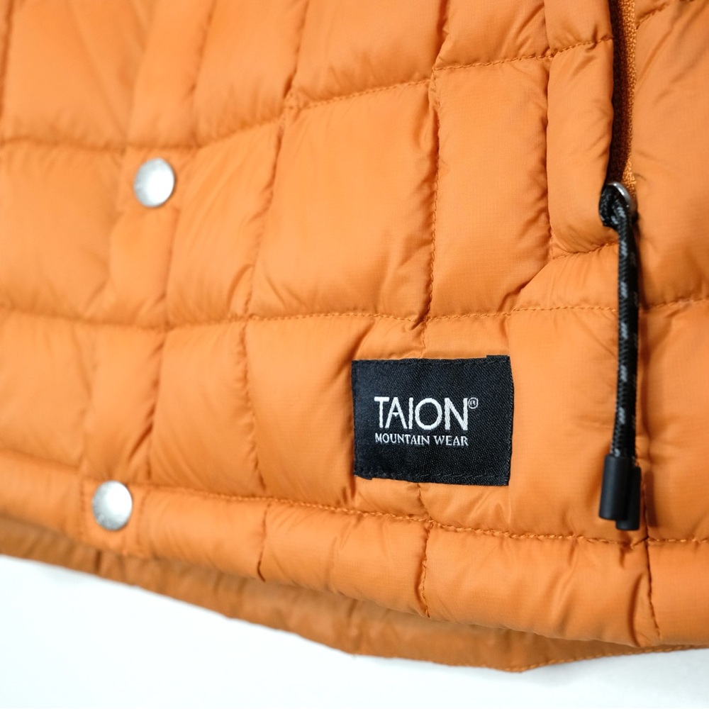 Taion Quilted Down Feather Puffer Jacket in Vibrant Orange - Picture 4 of 6